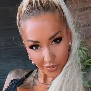 Nadine Schmied Onlyfans Photo Gallery 