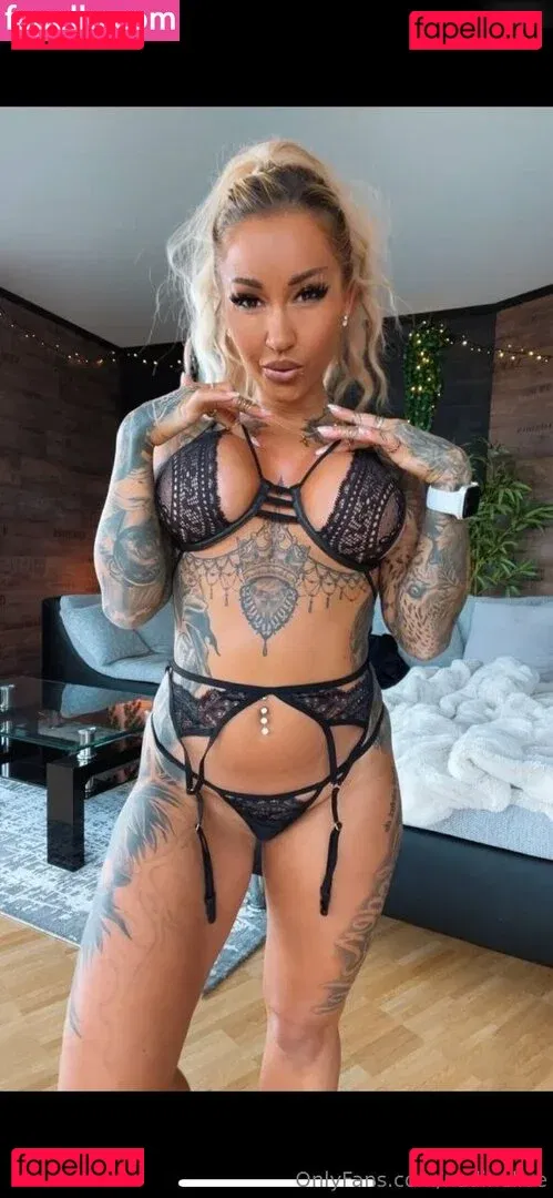 Nadine Schmied Onlyfans Photo Gallery 