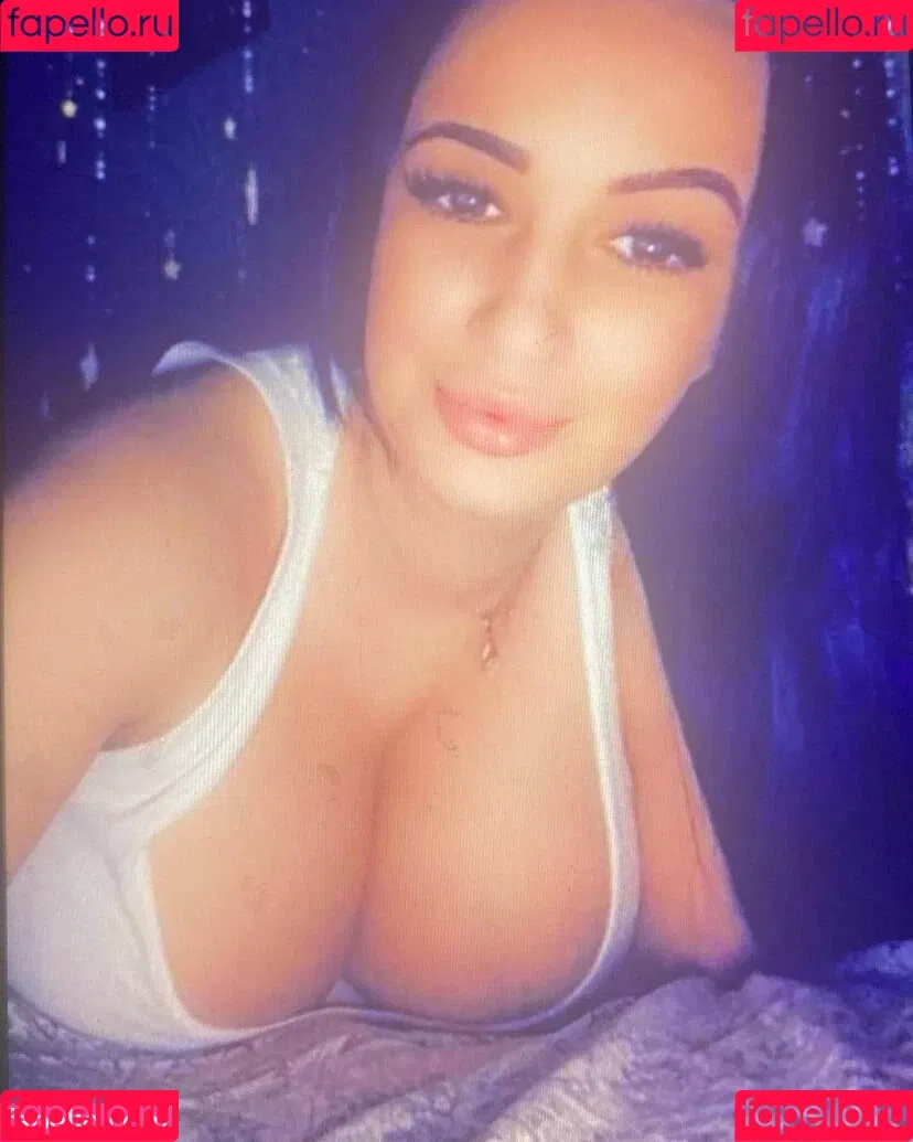 Busty Sexy Lora Onlyfans Photo Gallery 