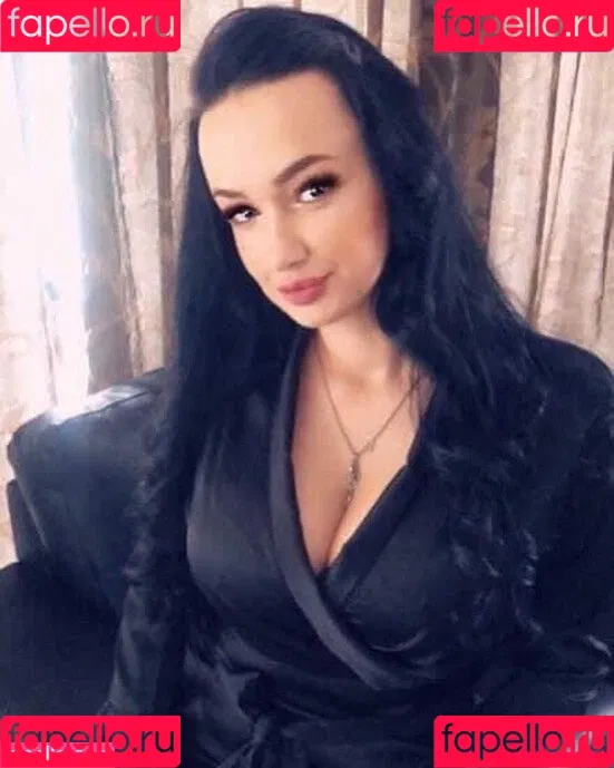 Busty Sexy Lora Onlyfans Photo Gallery 