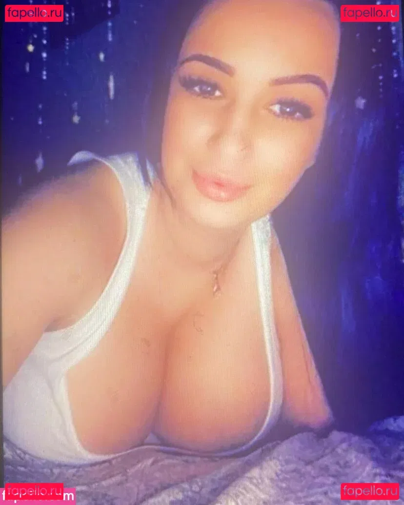 Busty Sexy Lora Onlyfans Photo Gallery 