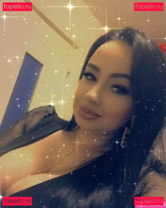 Busty Sexy Lora Onlyfans Photo Gallery 