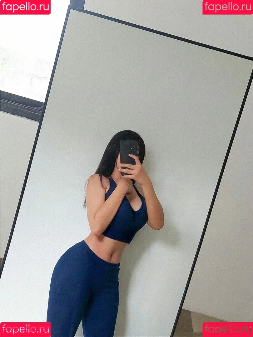 R1_021 Onlyfans Photo Gallery 