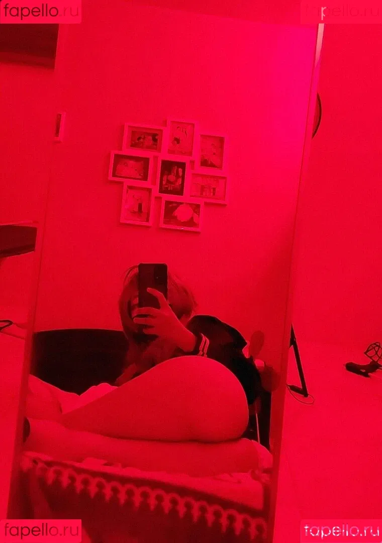 R1_021 Onlyfans Photo Gallery 