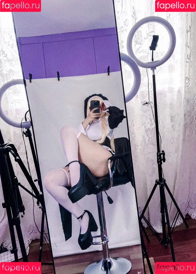 R1_021 Onlyfans Photo Gallery 