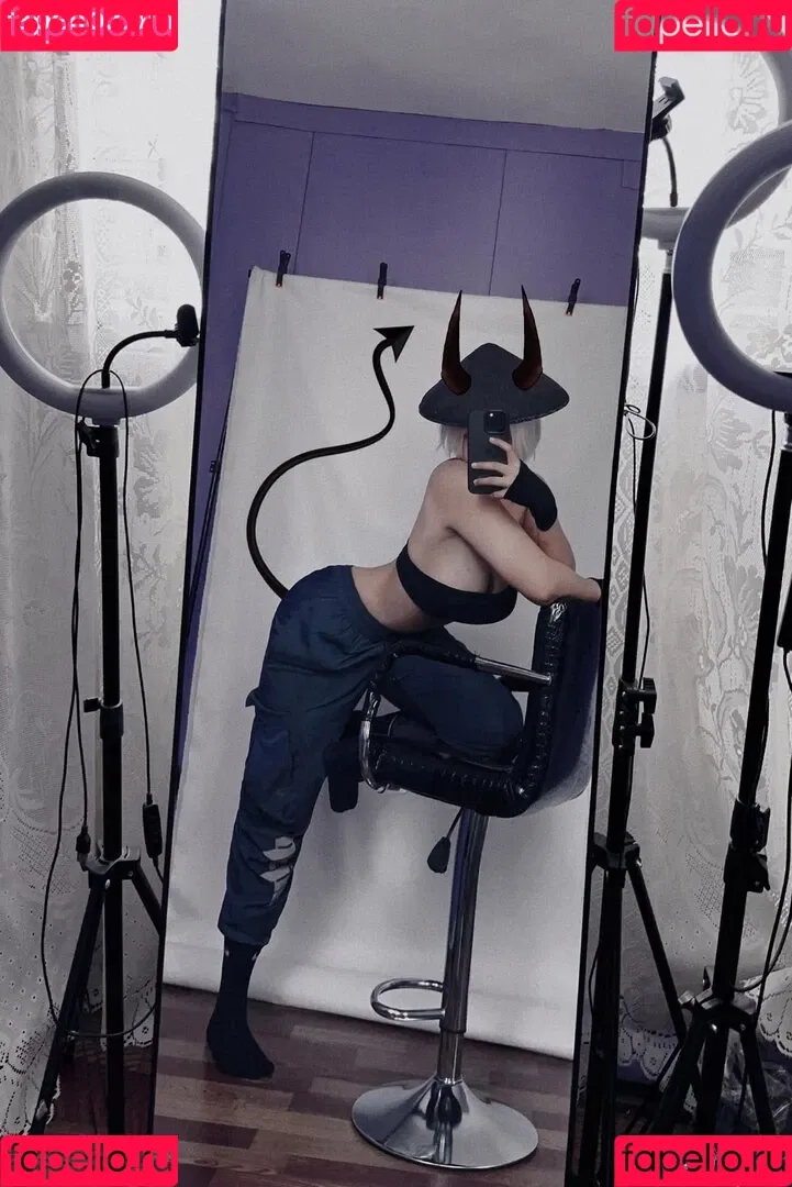 R1_021 Onlyfans Photo Gallery 