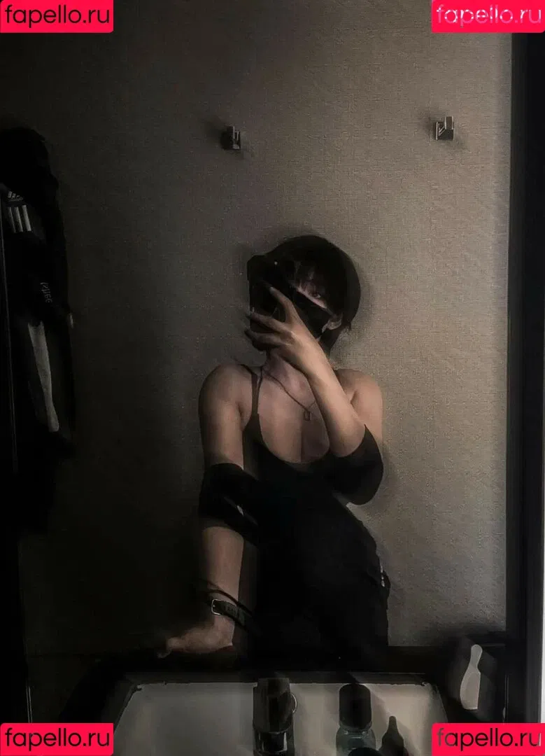 R1_021 Onlyfans Photo Gallery 