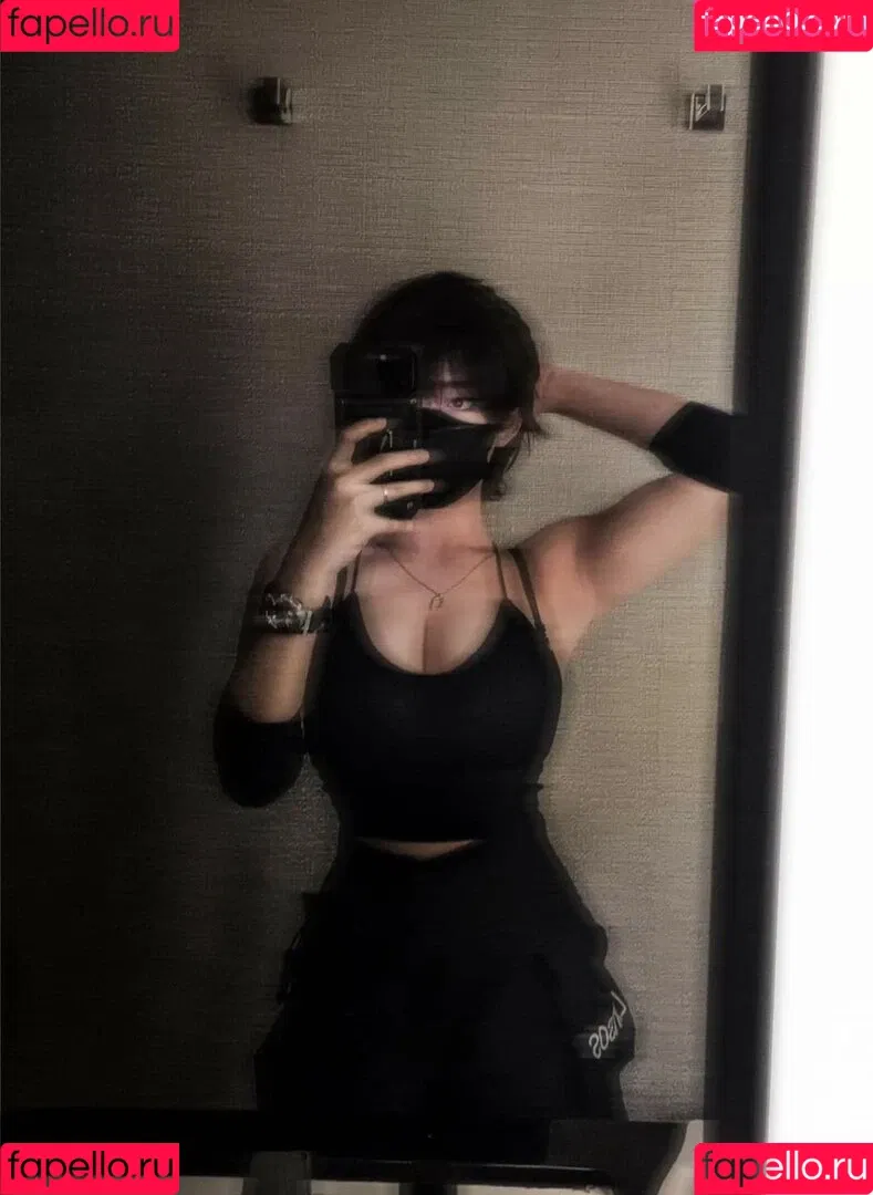 R1_021 Onlyfans Photo Gallery 