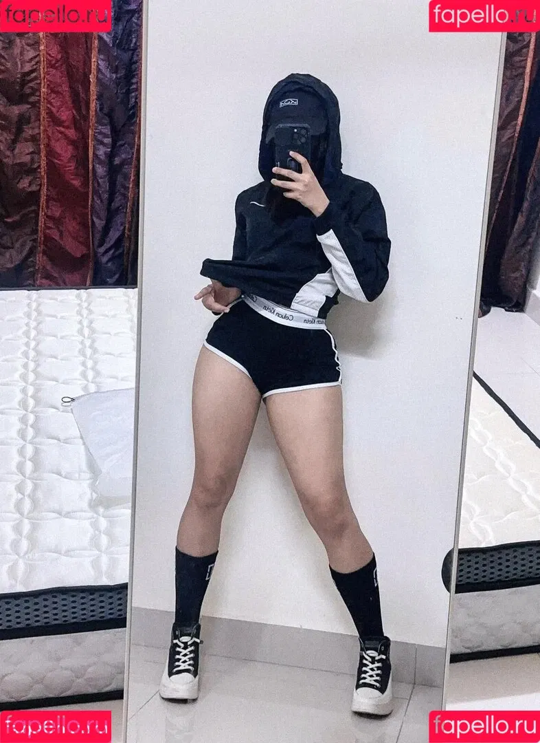 R1_021 Onlyfans Photo Gallery 