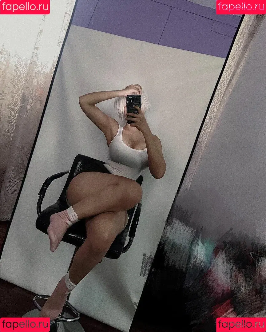 R1_021 Onlyfans Photo Gallery 