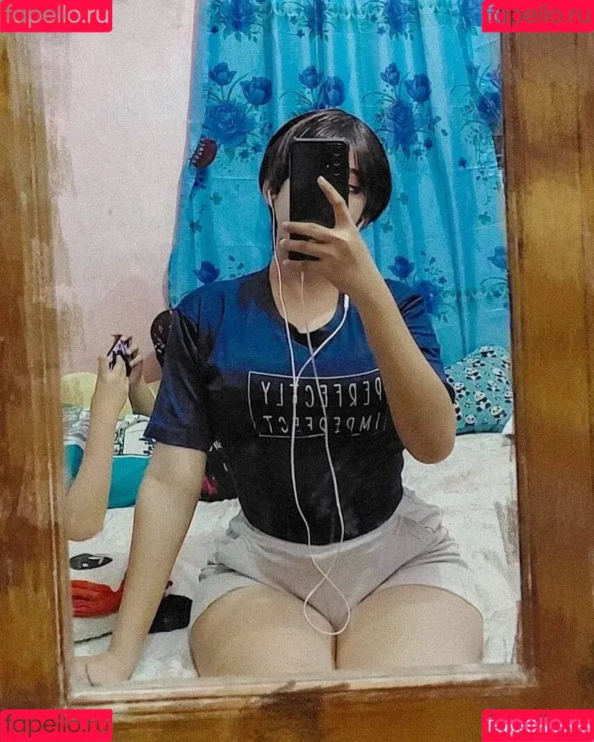 R1_021 Onlyfans Photo Gallery 