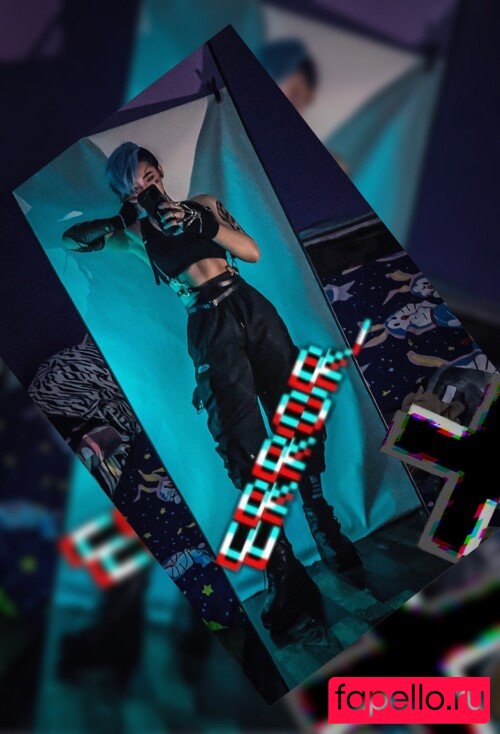 R1_021 Onlyfans Photo Gallery 