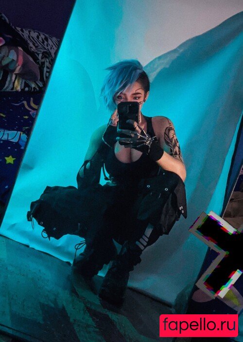 R1_021 Onlyfans Photo Gallery 