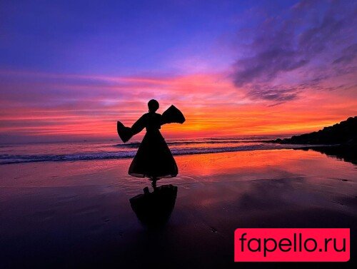 R1_021 Onlyfans Photo Gallery 