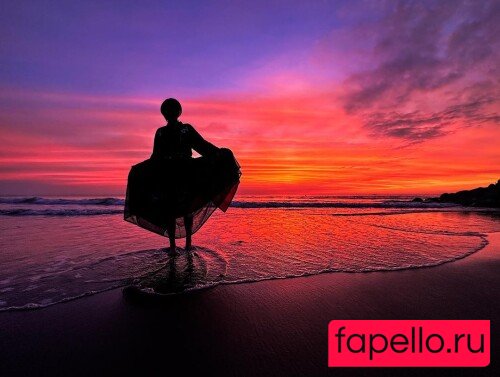 R1_021 Onlyfans Photo Gallery 