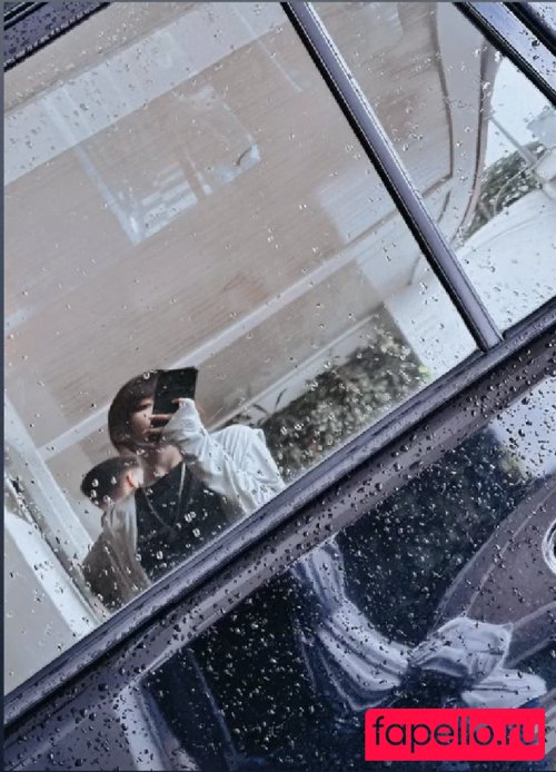 R1_021 Onlyfans Photo Gallery 