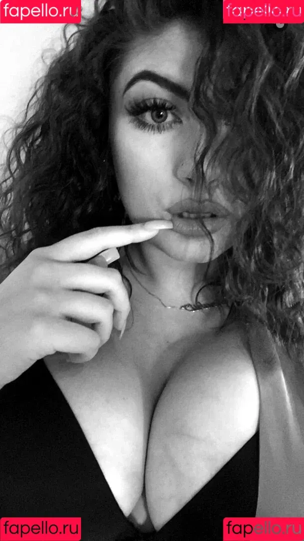 Anahit Abeshyan Onlyfans Photo Gallery 