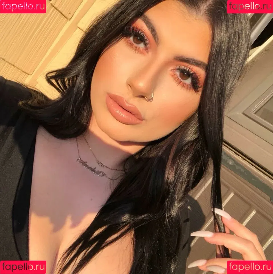 Anahit Abeshyan Onlyfans Photo Gallery 