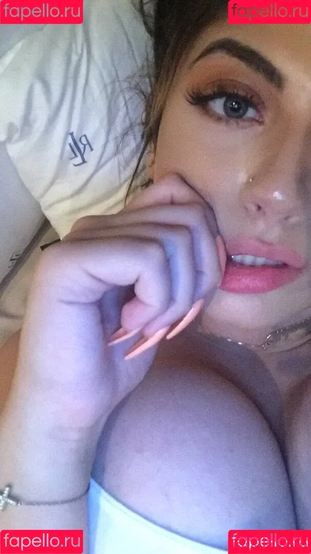 Anahit Abeshyan Onlyfans Photo Gallery 