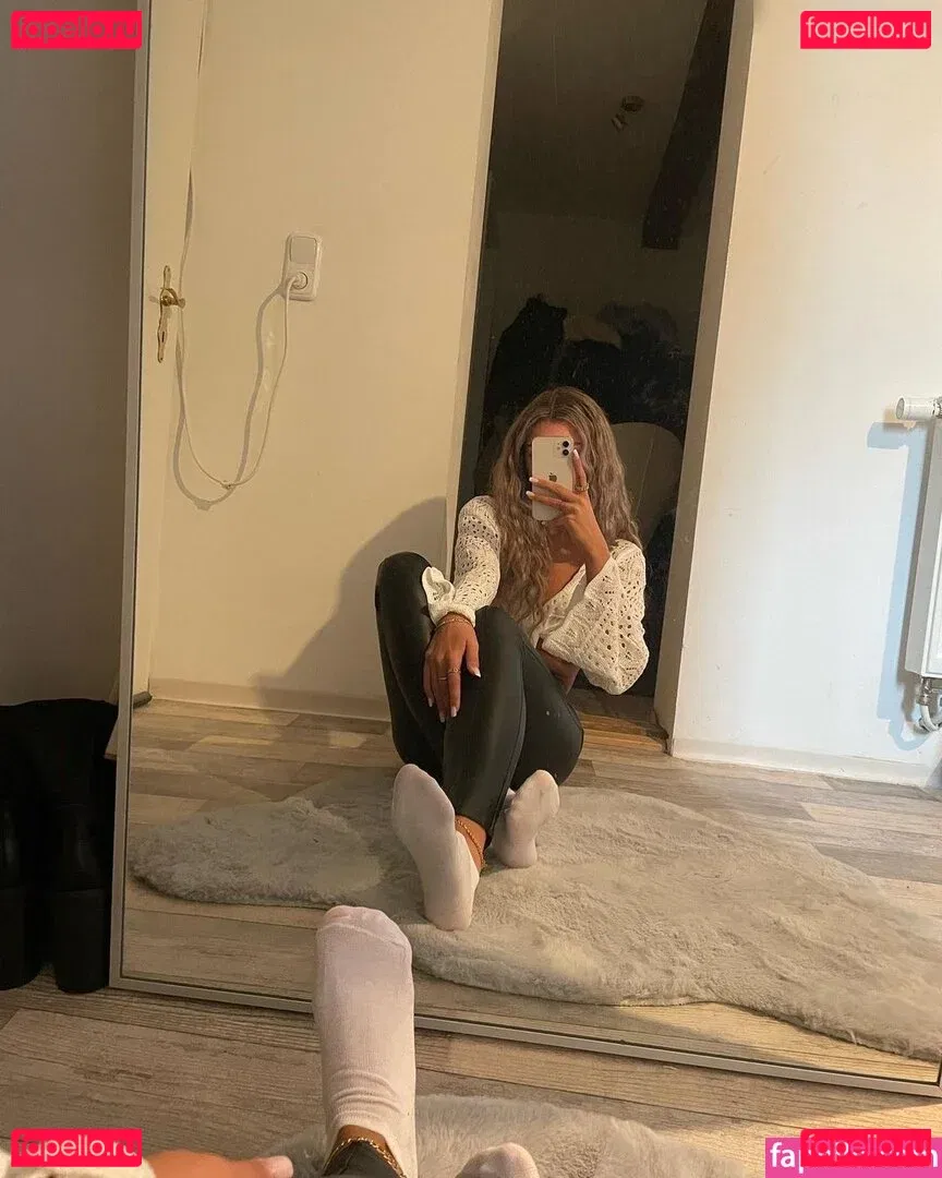 emiliaaa.rose Onlyfans Photo Gallery 