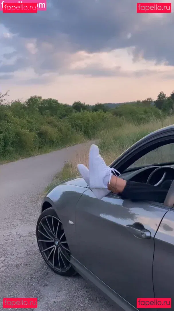 emiliaaa.rose Onlyfans Photo Gallery 