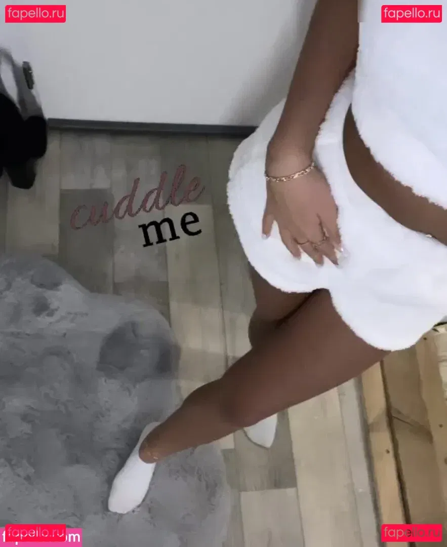 emiliaaa.rose Onlyfans Photo Gallery 