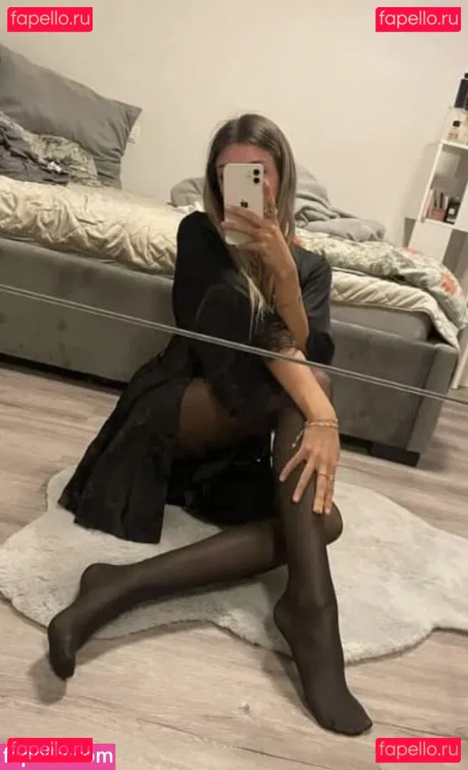 emiliaaa.rose Onlyfans Photo Gallery 