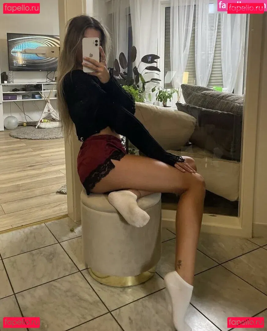 emiliaaa.rose Onlyfans Photo Gallery 