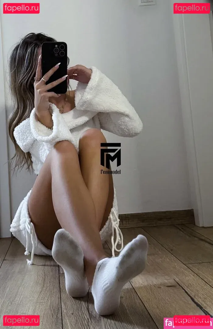 emiliaaa.rose Onlyfans Photo Gallery 