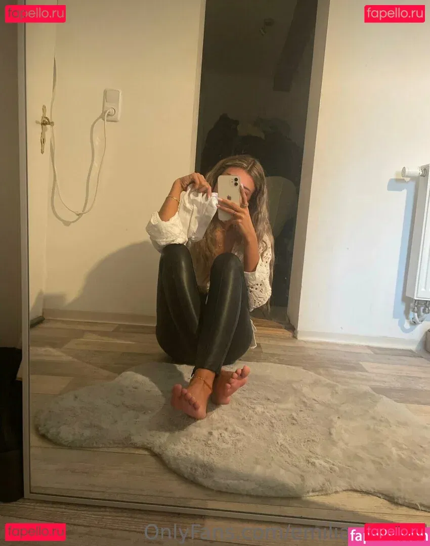 emiliaaa.rose Onlyfans Photo Gallery 
