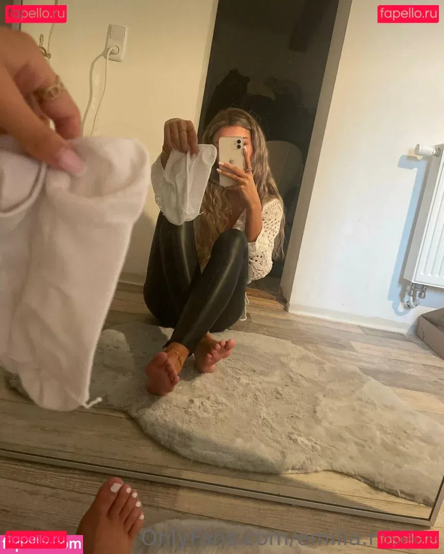 emiliaaa.rose Onlyfans Photo Gallery 