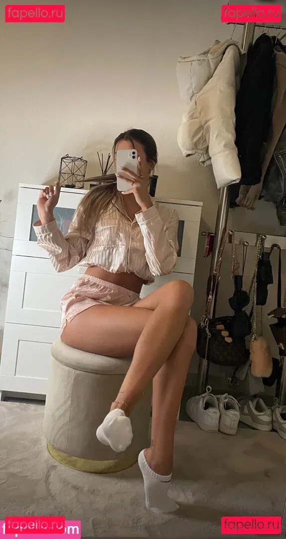 emiliaaa.rose Onlyfans Photo Gallery 