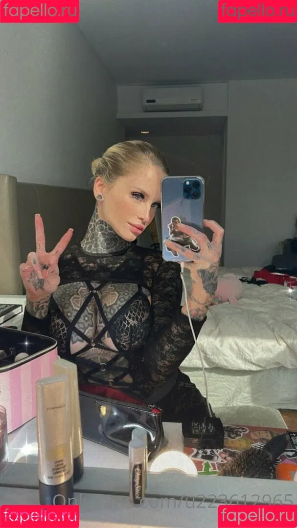 R33 Onlyfans Photo Gallery 