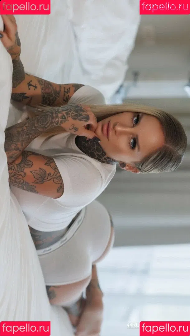 R33 Onlyfans Photo Gallery 