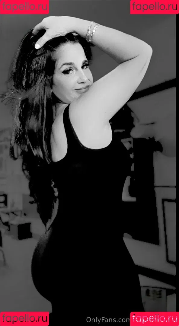 Evelyn Alvarez Onlyfans Photo Gallery 