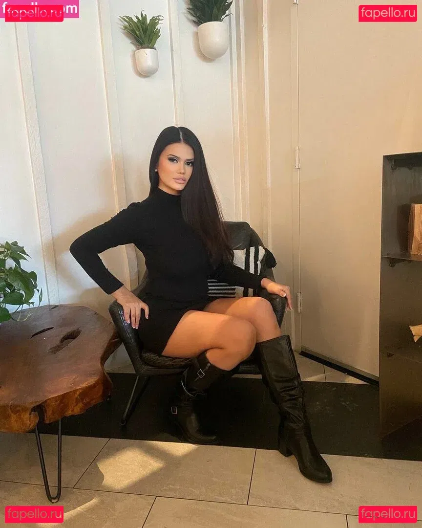 Evelyn Alvarez Onlyfans Photo Gallery 