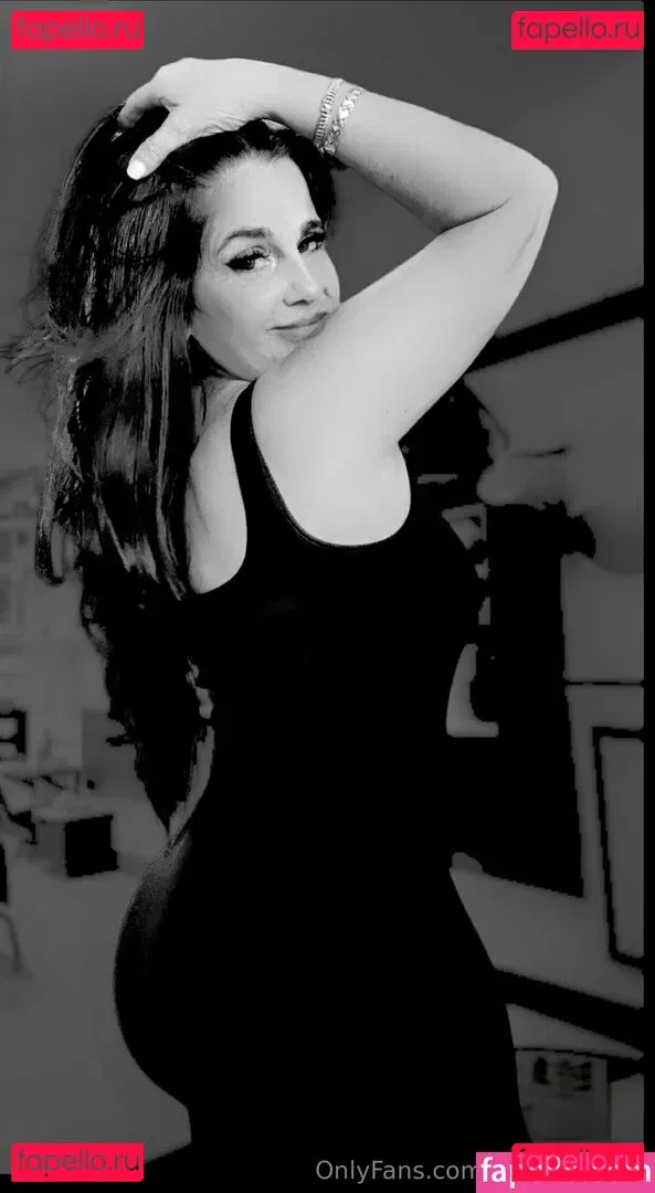 Evelyn Alvarez Onlyfans Photo Gallery 