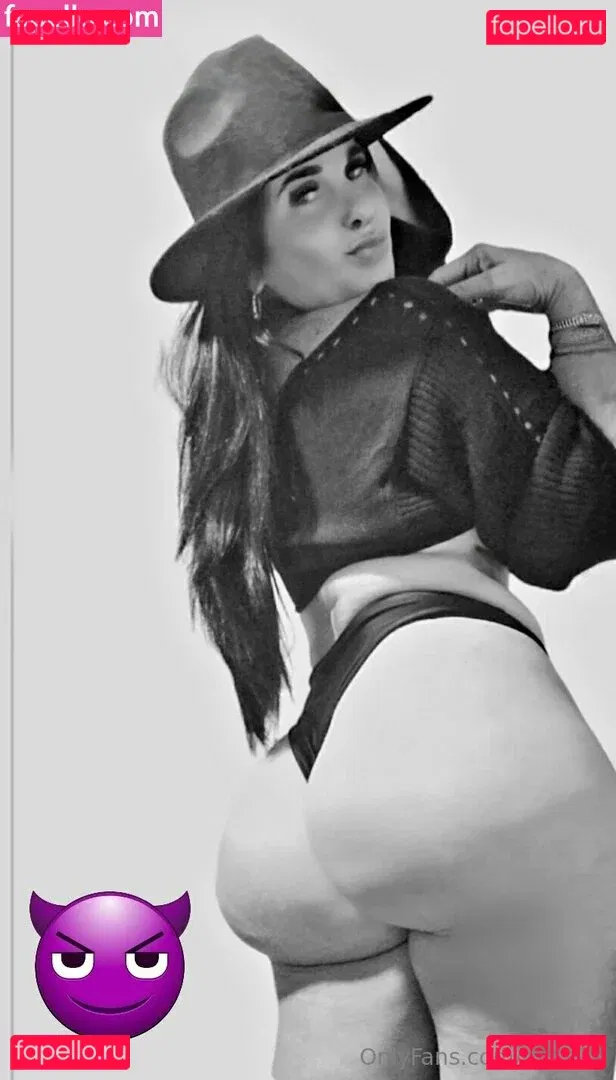 Evelyn Alvarez Onlyfans Photo Gallery 