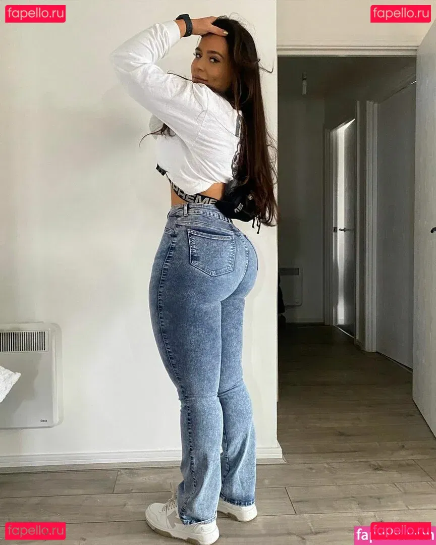 Caroline Hobday Onlyfans Photo Gallery 