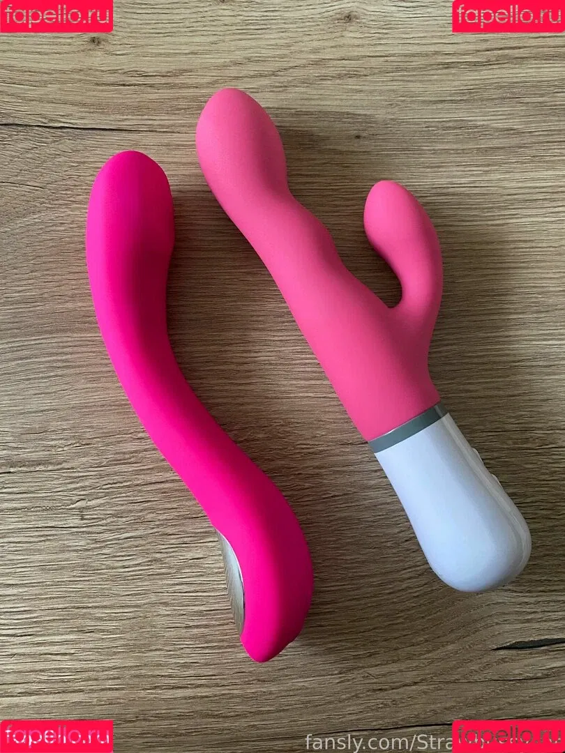Strawbussycat Onlyfans Photo Gallery 
