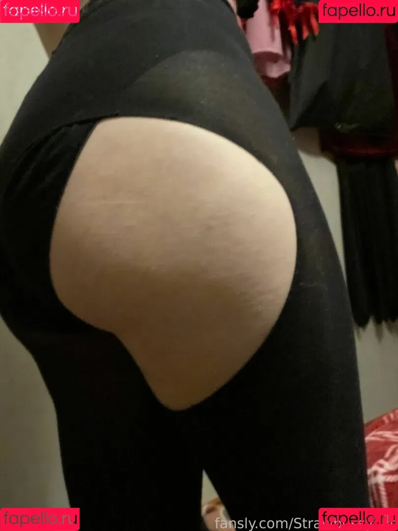 Strawbussycat Onlyfans Photo Gallery 