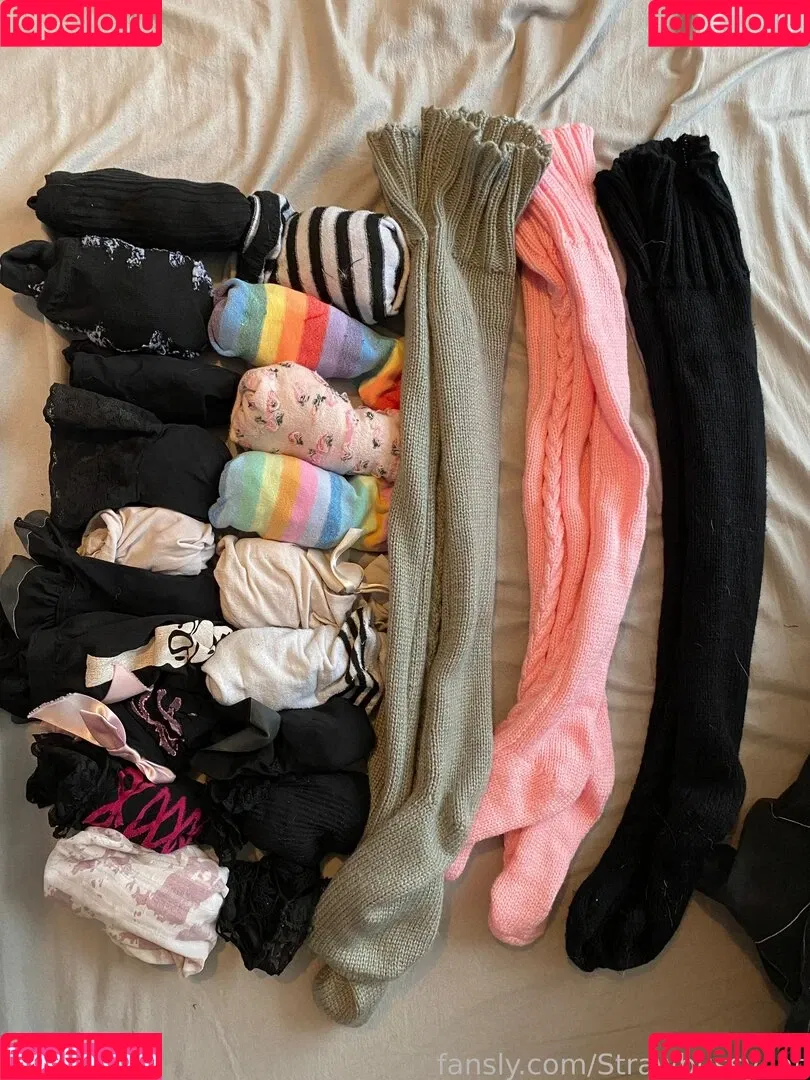 Strawbussycat Onlyfans Photo Gallery 