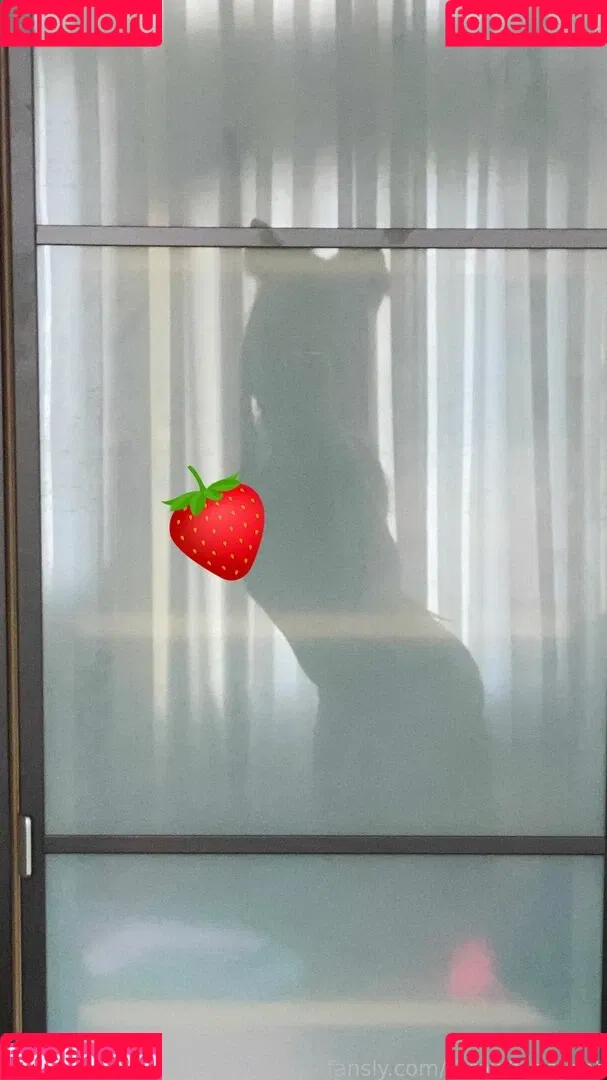 Strawbussycat Onlyfans Photo Gallery 