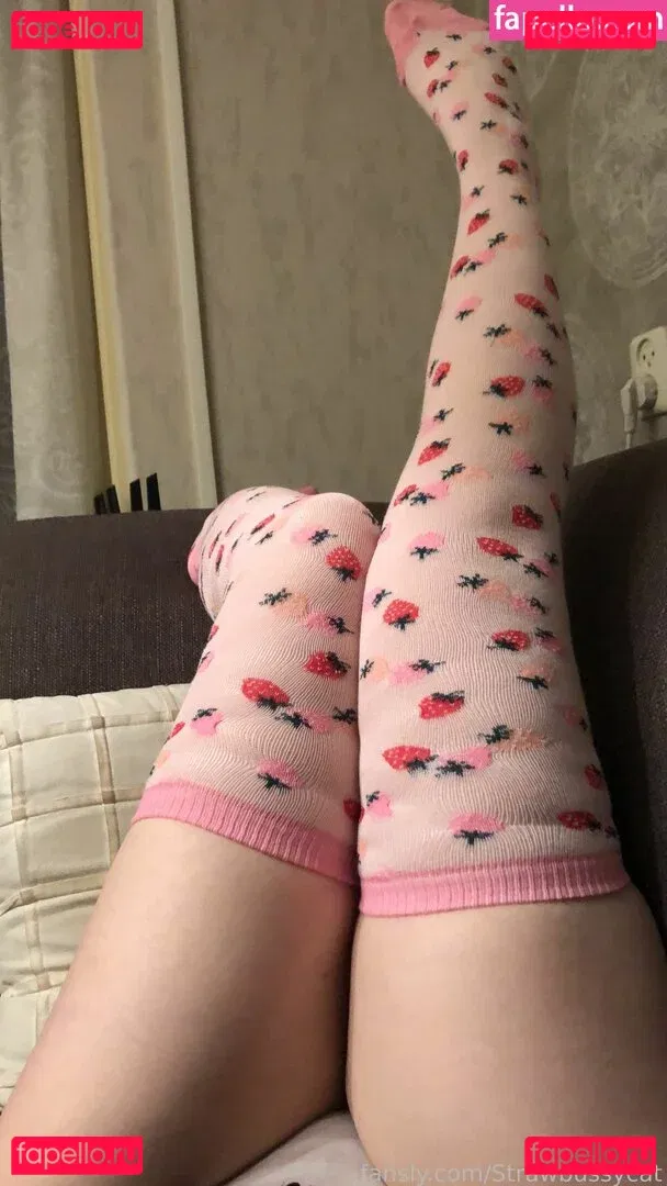 Strawbussycat Onlyfans Photo Gallery 