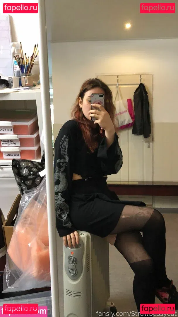 Strawbussycat Onlyfans Photo Gallery 