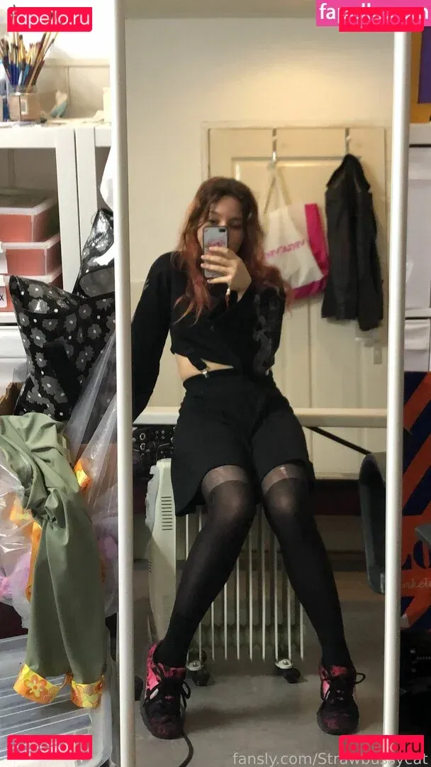 Strawbussycat Onlyfans Photo Gallery 