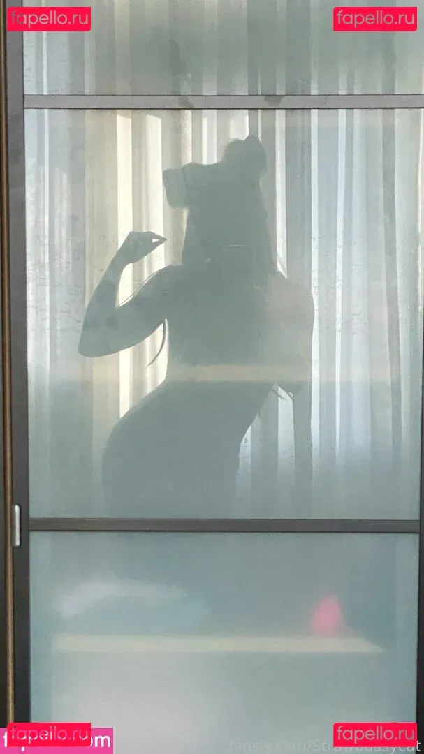 Strawbussycat Onlyfans Photo Gallery 