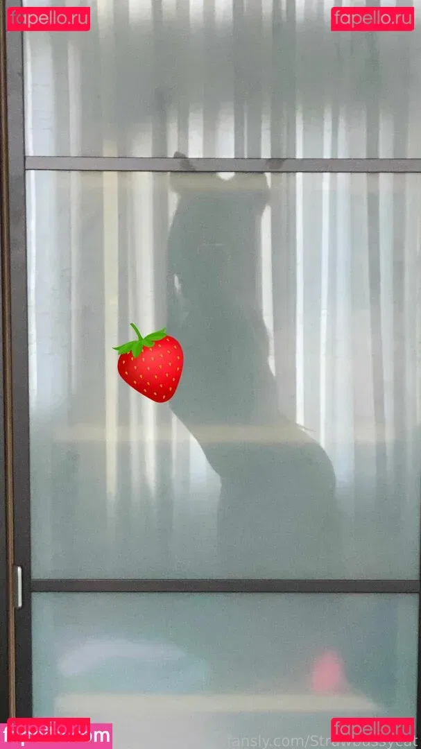 Strawbussycat Onlyfans Photo Gallery 