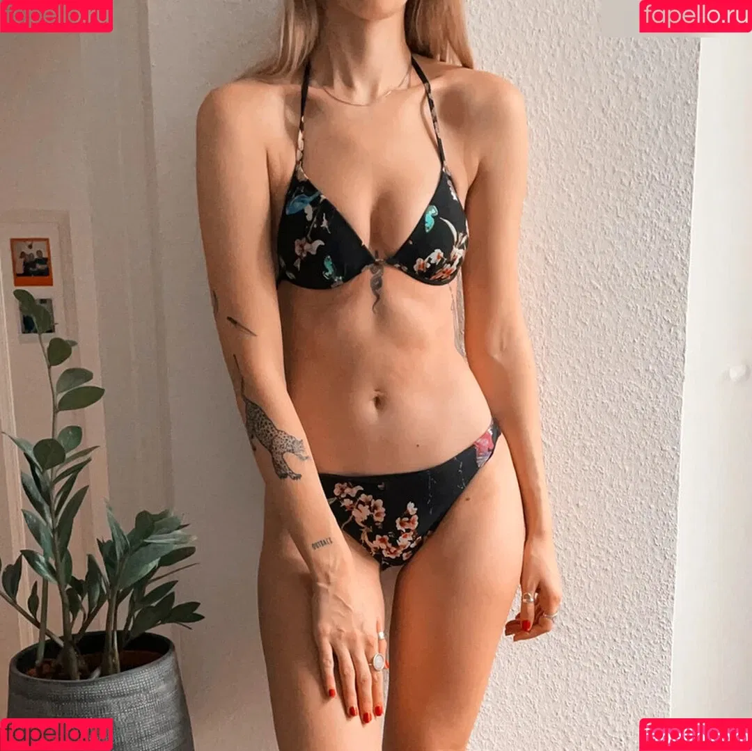 Vinted/eBay Onlyfans Photo Gallery 
