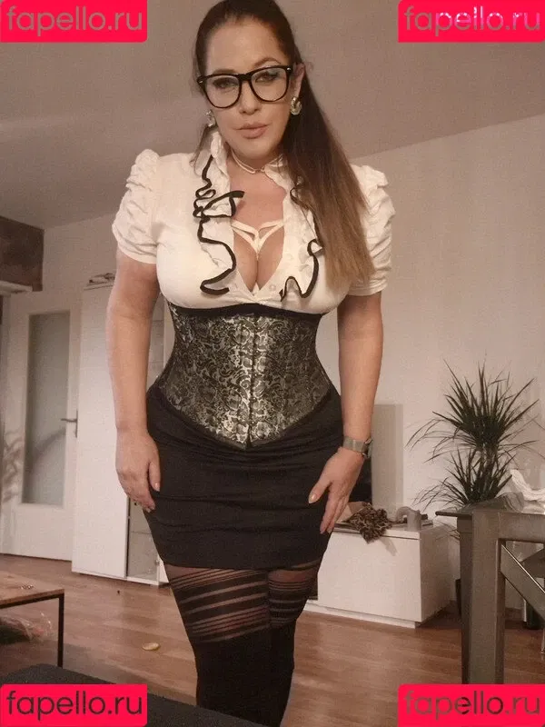 Vinted/eBay Onlyfans Photo Gallery 